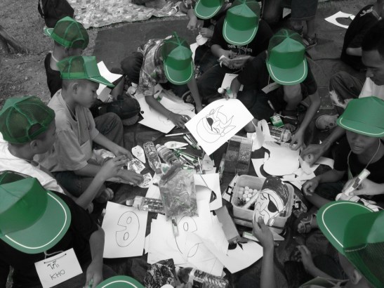 green hats colouring